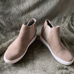 Steve Madden wedge sneakers